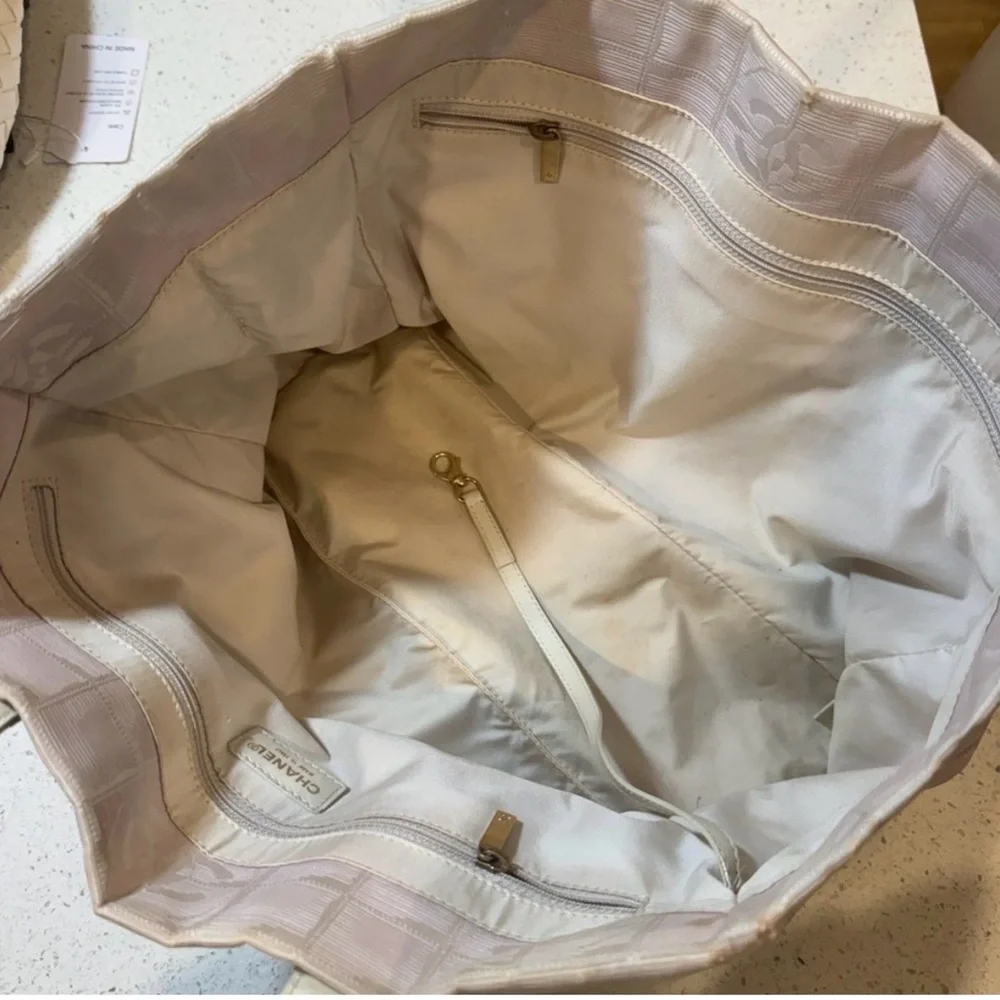 Authentic Chanel Vintage Travel Line Pink Tote - Picture 11 of 11